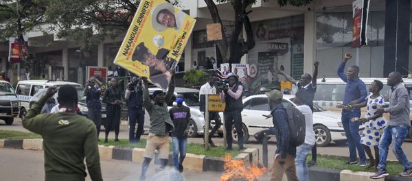 Supporters of Bobi Wine protest in Uganda Supporters of Bobi Wine protest in Uganda - Sputnik International