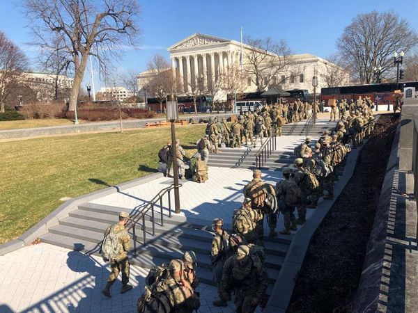Additional National Guard forces arrive to bolster defences at the US Capitol. Additional National Guard forces arrive to bolster defences at the US Capitol. - Sputnik International