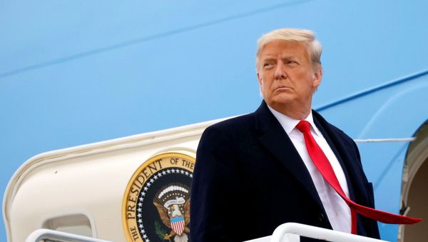 U.S. President Donald Trump boards Air Force One at Valley International Airport after visiting the U.S.-Mexico border wall, in Harlingen, Texas, U.S., January 12, 2021 - Sputnik International