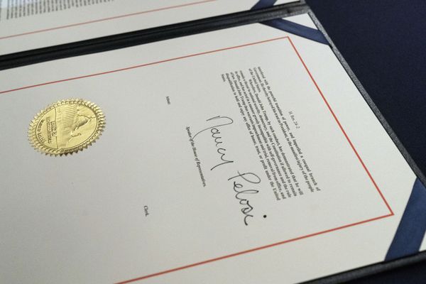 The signature of House Speaker Nancy Pelosi on the article of impeachment against President Donald Trump, after an engrossment ceremony before transmission to the Senate for trial on Capitol Hill, in Washington, DC, 13 January 2021. The signature of House Speaker Nancy Pelosi on the article of impeachment against President Donald Trump, after an engrossment ceremony before transmission to the Senate for trial on Capitol Hill, in Washington, DC, 13 January 2021. - Sputnik International