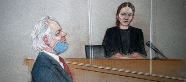 WikiLeaks founder Julian Assange is seen during a hearing at the Westminster Magistrates Court in London, Britain, 6 January 2021, in this courtroom sketch - Sputnik International