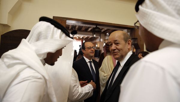 Jean-Yves le Drian, right, visits the Diriyah Historical City, near Riyadh,  Saudi Arabia. File photo. - Sputnik International