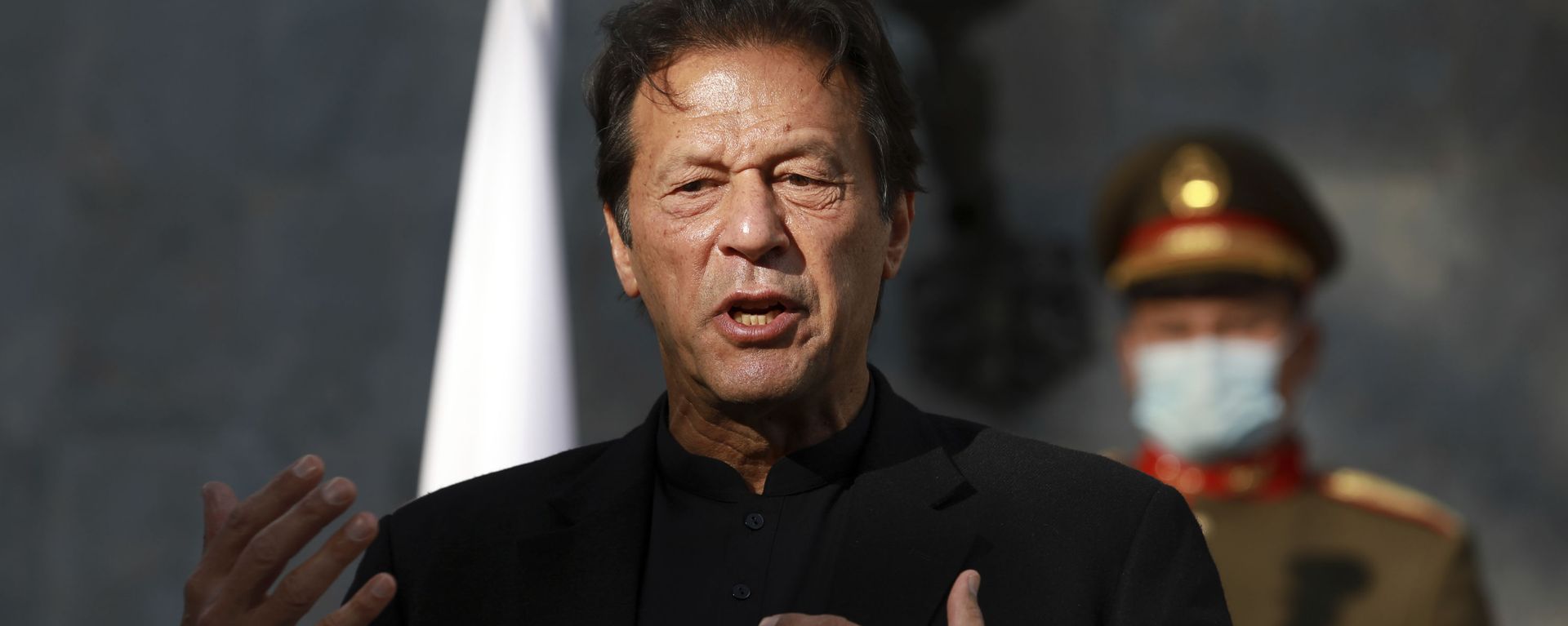 Pakistan Prime Minister Imran Khan speaks during a joint news conference with Afghan President Ashraf Ghani at the Presidential Palace in Kabul, Afghanistan, Thursday, Nov. 19, 2020 - Sputnik International, 1920, 07.04.2021