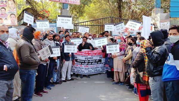 Protestor Holding Placard at Janatar Mantar - Sputnik International