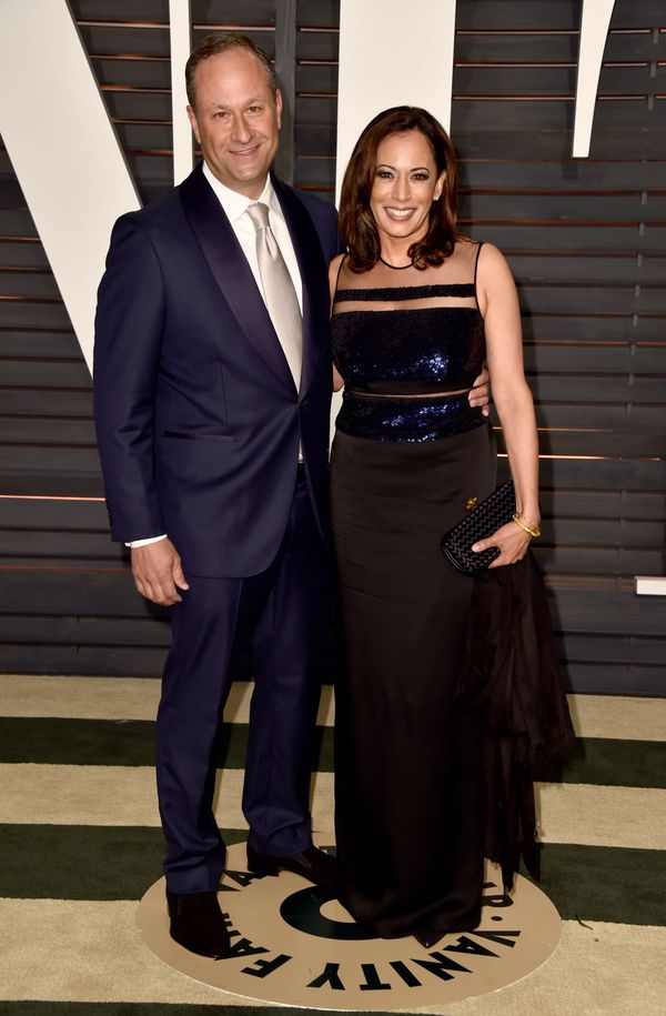 Fan of Pearls and Converse Sneakers: Style of US' First Female Vice President Kamala Harris Fan of Pearls and Converse Sneakers: Style of US' First Female Vice President Kamala Harris - Sputnik International