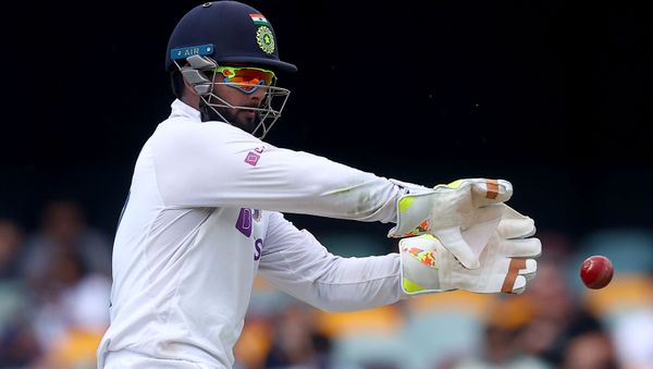 India's wicketkeeper Rishabh Pant fields the ball on day four of the fourth cricket Test match between Australia and India at The Gabba in Brisbane on January 18, 2021. - Sputnik International