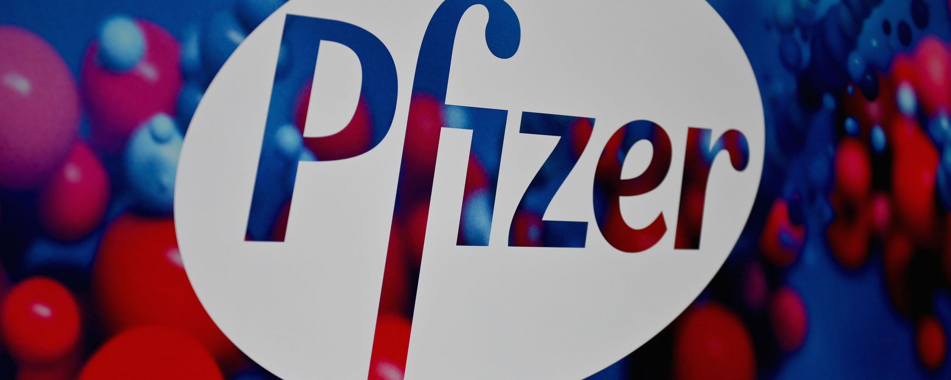 The Pfizer logo is seen at the Pfizer Inc. headquarters on 9 December 2020 in New York City, NY, US. The Pfizer logo is seen at the Pfizer Inc. headquarters on 9 December 2020 in New York City, NY, US. - Sputnik International, 1920, 20.01.2021
