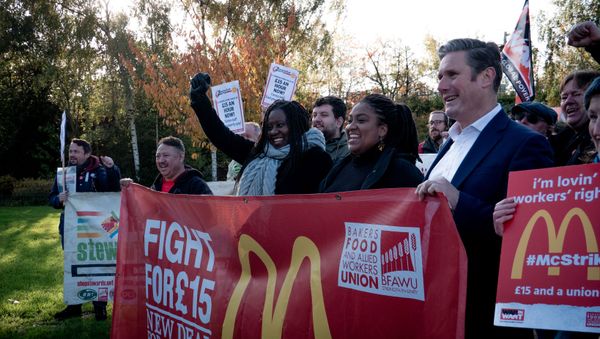 Picket at McDonald's workers' strike - Sputnik International