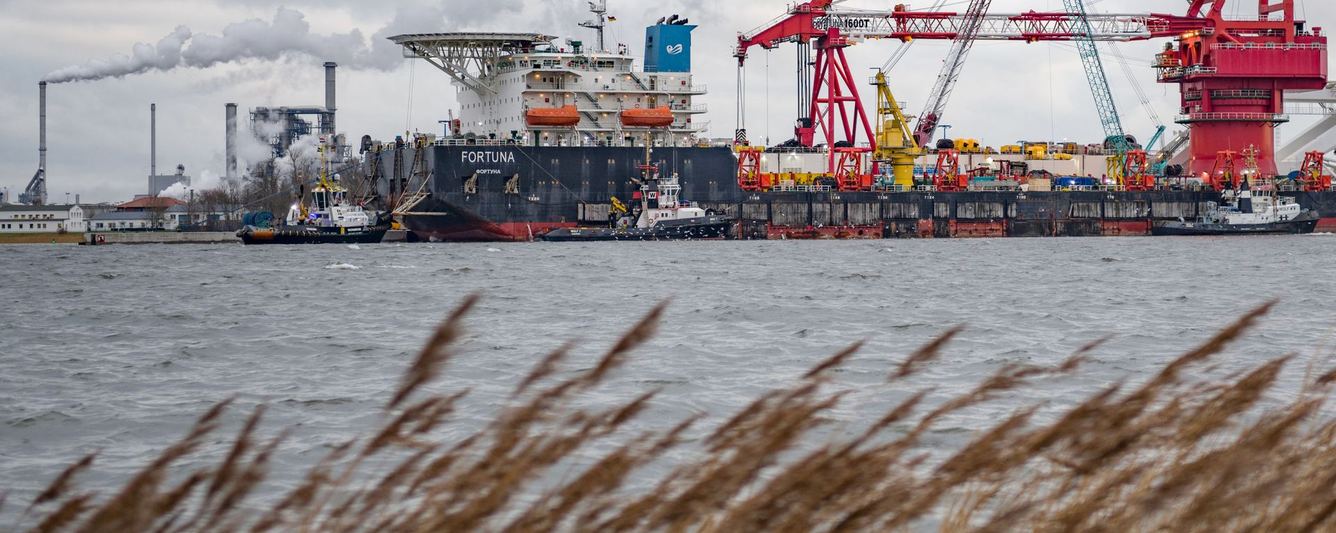  Pipe-laying vessel Fortuna in the port of the German city of Wismar. Gazprom plans to resume the construction of Nord Stream 2 in Danish waters - Sputnik International, 1920, 07.02.2021