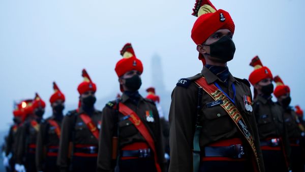 Army soldiers take part in the rehearsal for the Republic Day parade, in New Delhi, India January 18, 2021 - Sputnik International