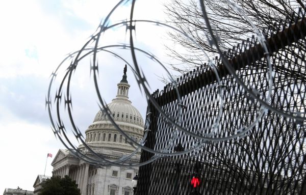 US Police Chief Calls for Permanent Fencing Around Capitol Building Amid Security Concerns US Police Chief Calls for Permanent Fencing Around Capitol Building Amid Security Concerns - Sputnik International