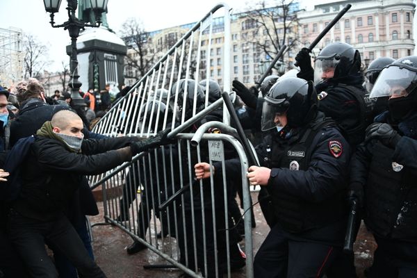 West’s Navalny Hypocrisy a Gas - Sputnik International