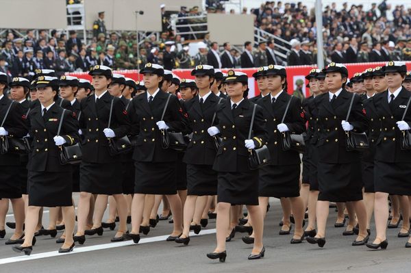 Beauty on Duty: Female Soldiers Standing Guard for Their Homeland - Sputnik International