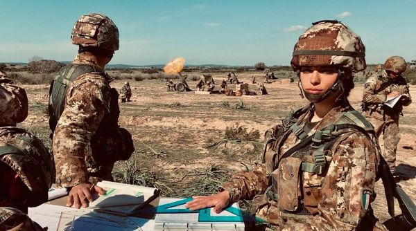Beauty on Duty: Female Soldiers Standing Guard for Their Homeland - Sputnik International