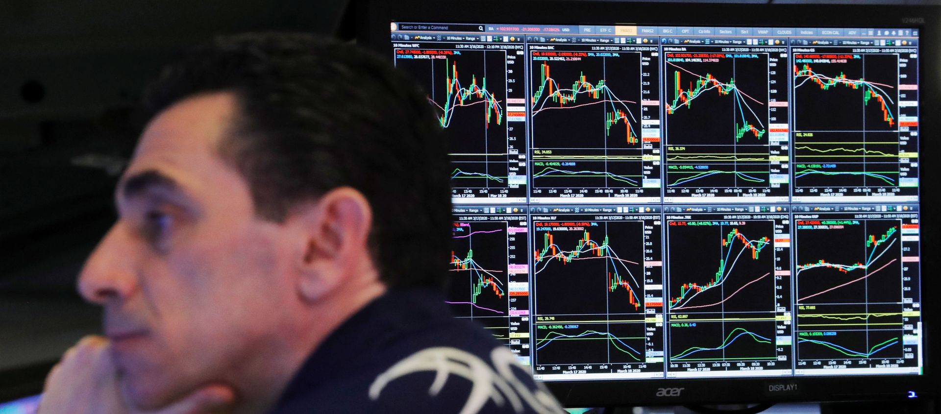 A trader at the New York Stock Exchange works as markets continue to react to the coronavirus disease (COVID-19) inside of the NYSE in New York, U.S., March 18, 2020 A trader at the New York Stock Exchange works as markets continue to react to the coronavirus disease (COVID-19) inside of the NYSE in New York, U.S., March 18, 2020 - Sputnik International, 1920, 08.02.2021