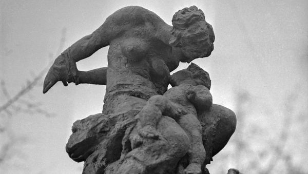 A fragment of the Babi Yar Memorial for Victims of Fascism. Designed by sculptor Mikhail Lysenko, architect Anatoly Ignashchenko - Sputnik International