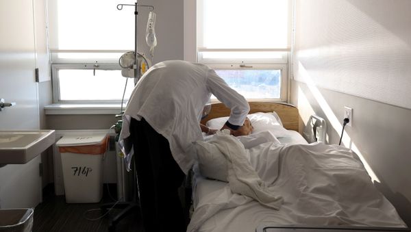 A nursing home resident receives a shot of the coronavirus disease (COVID-19) vaccine at King David Center for Nursing and Rehabilitation, a nursing home facility, in Brooklyn's Bath Beach neighborhood in New York City, U.S. January 6, 2021 A nursing home resident receives a shot of the coronavirus disease (COVID-19) vaccine at King David Center for Nursing and Rehabilitation, a nursing home facility, in Brooklyn's Bath Beach neighborhood in New York City, U.S. January 6, 2021 - Sputnik International