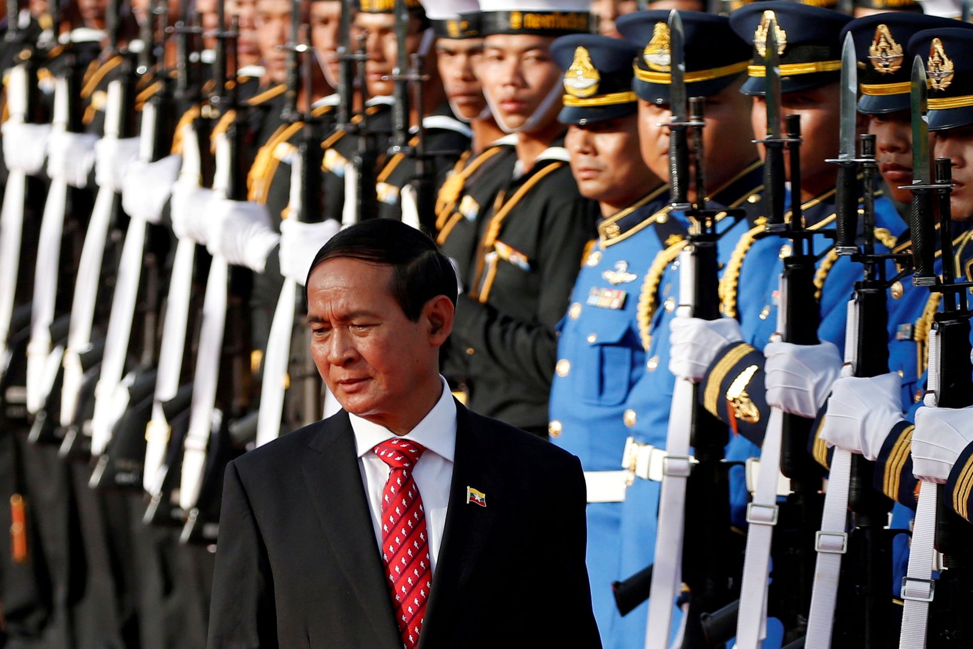 Myanmar in Turmoil: Current Leadership Detained, Army Declares State of Emergency, Seizes Control - Sputnik International, 1920, 01.02.2021