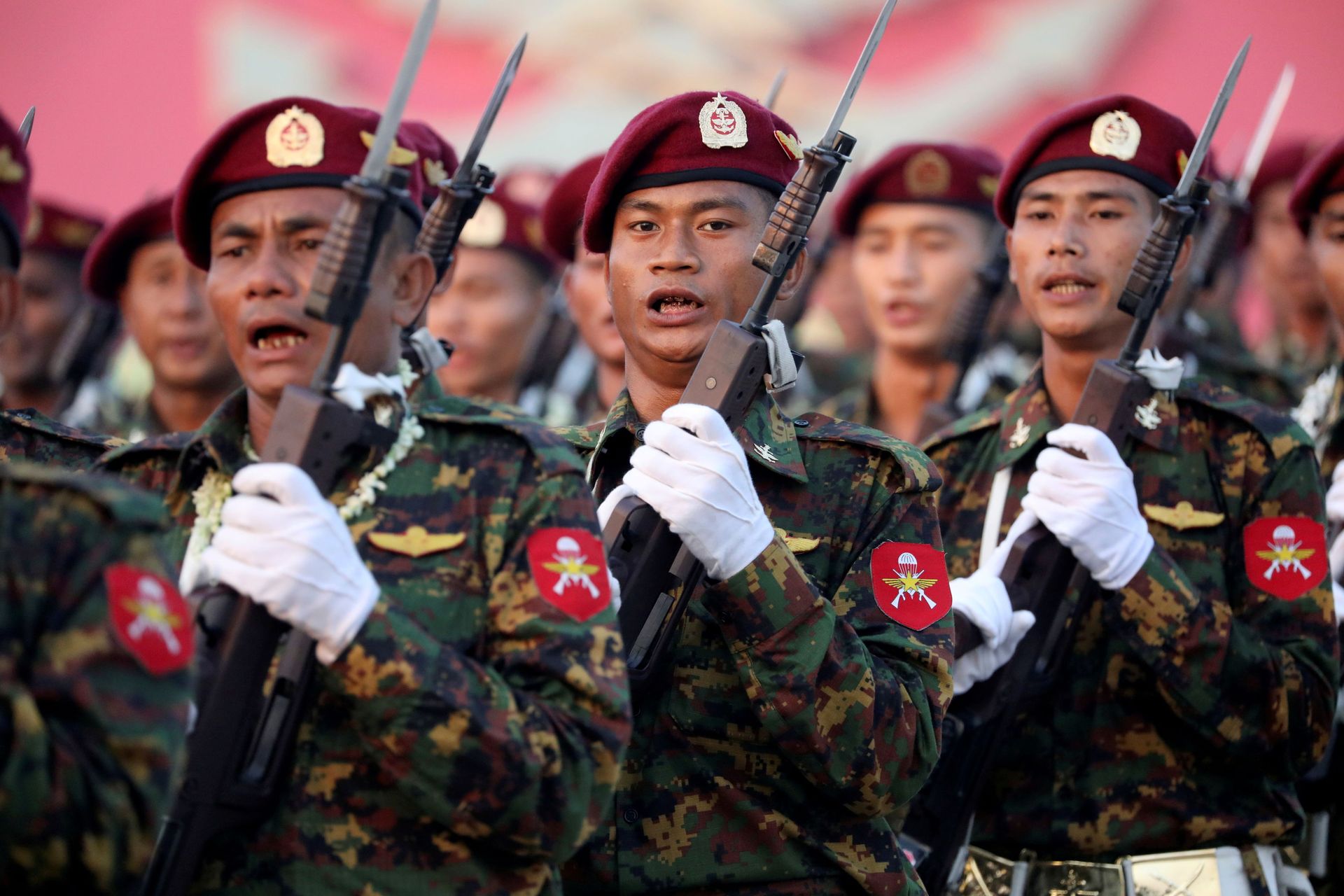 Myanmar in Turmoil: Current Leadership Detained, Army Declares State of Emergency, Seizes Control - Sputnik International, 1920, 01.02.2021