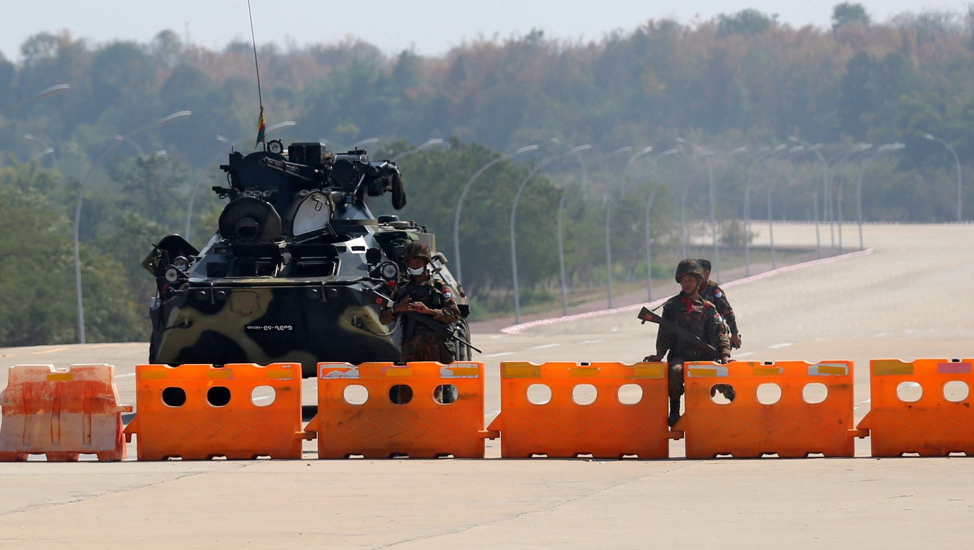 Myanmar's military checkpoint is seen on the way to the congress compound in Naypyitaw, Myanmar Myanmar's military checkpoint is seen on the way to the congress compound in Naypyitaw, Myanmar - Sputnik International, 1920, 02.02.2021