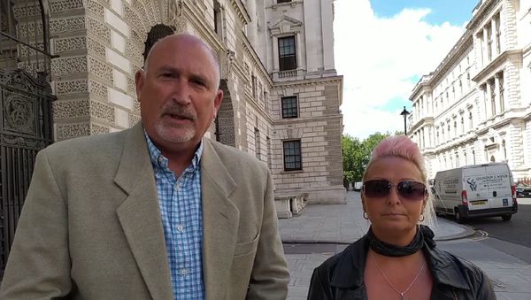 Radd Sieger and Harry Dunn's mother Charlotte Charles - Sputnik International