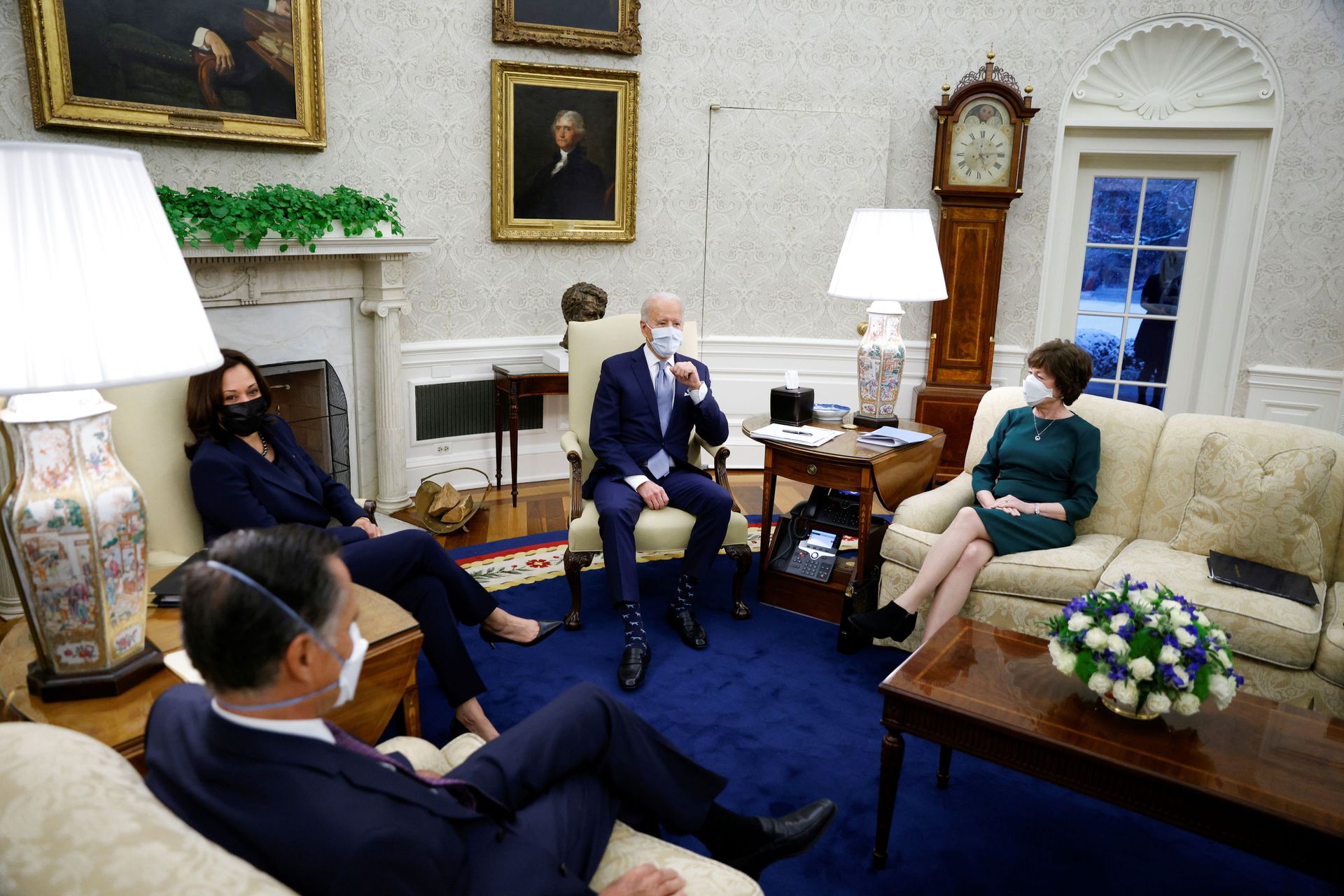 'Game of Negotiating': Biden, GOP Senators Hail 'Cordial' COVID Relief Talks Despite No Quick Deal 'Game of Negotiating': Biden, GOP Senators Hail 'Cordial' COVID Relief Talks Despite No Quick Deal - Sputnik International, 1920, 02.02.2021