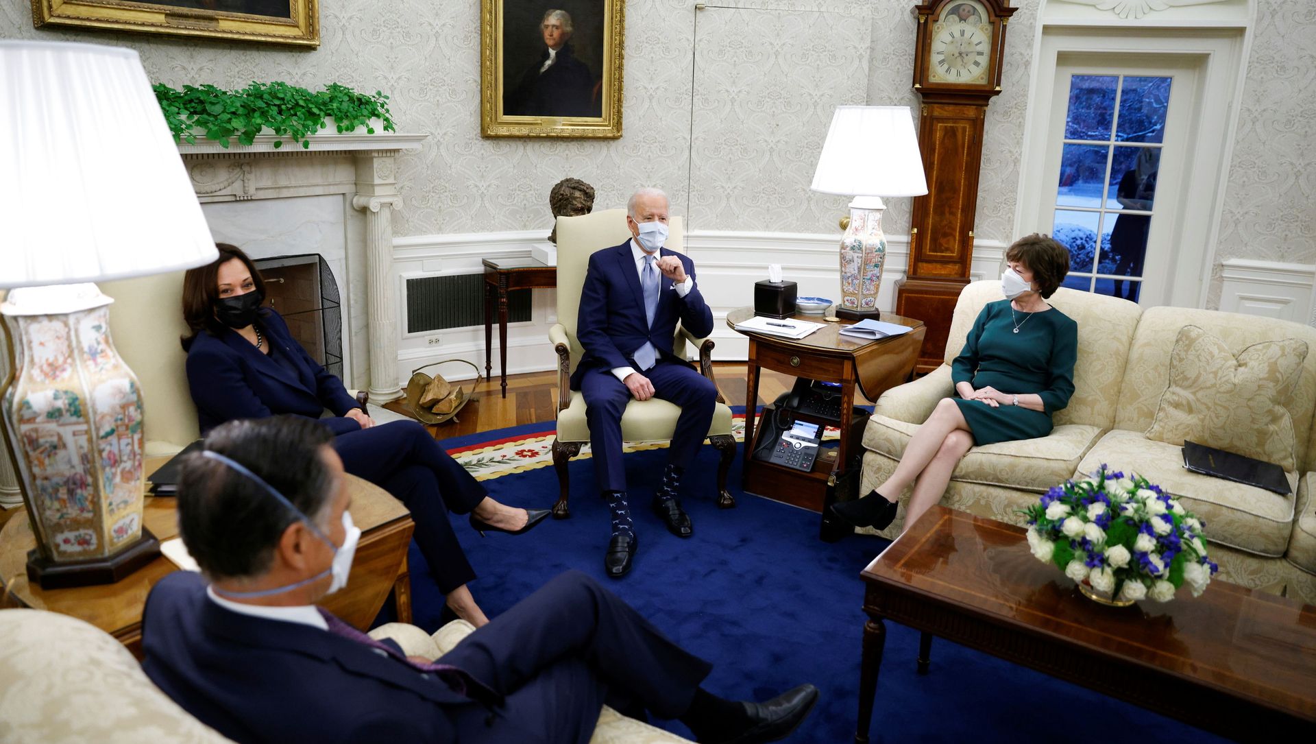 U.S. President Joe Biden and Vice President Kamala Harris meet with a group of Republican Senators to discuss coronavirus disease (COVID-19) federal aid legislation inside the Oval Office at the White House in Washington, U.S., February 1, 2021. U.S. President Joe Biden and Vice President Kamala Harris meet with a group of Republican Senators to discuss coronavirus disease (COVID-19) federal aid legislation inside the Oval Office at the White House in Washington, U.S., February 1, 2021. - Sputnik International, 1920, 02.02.2021