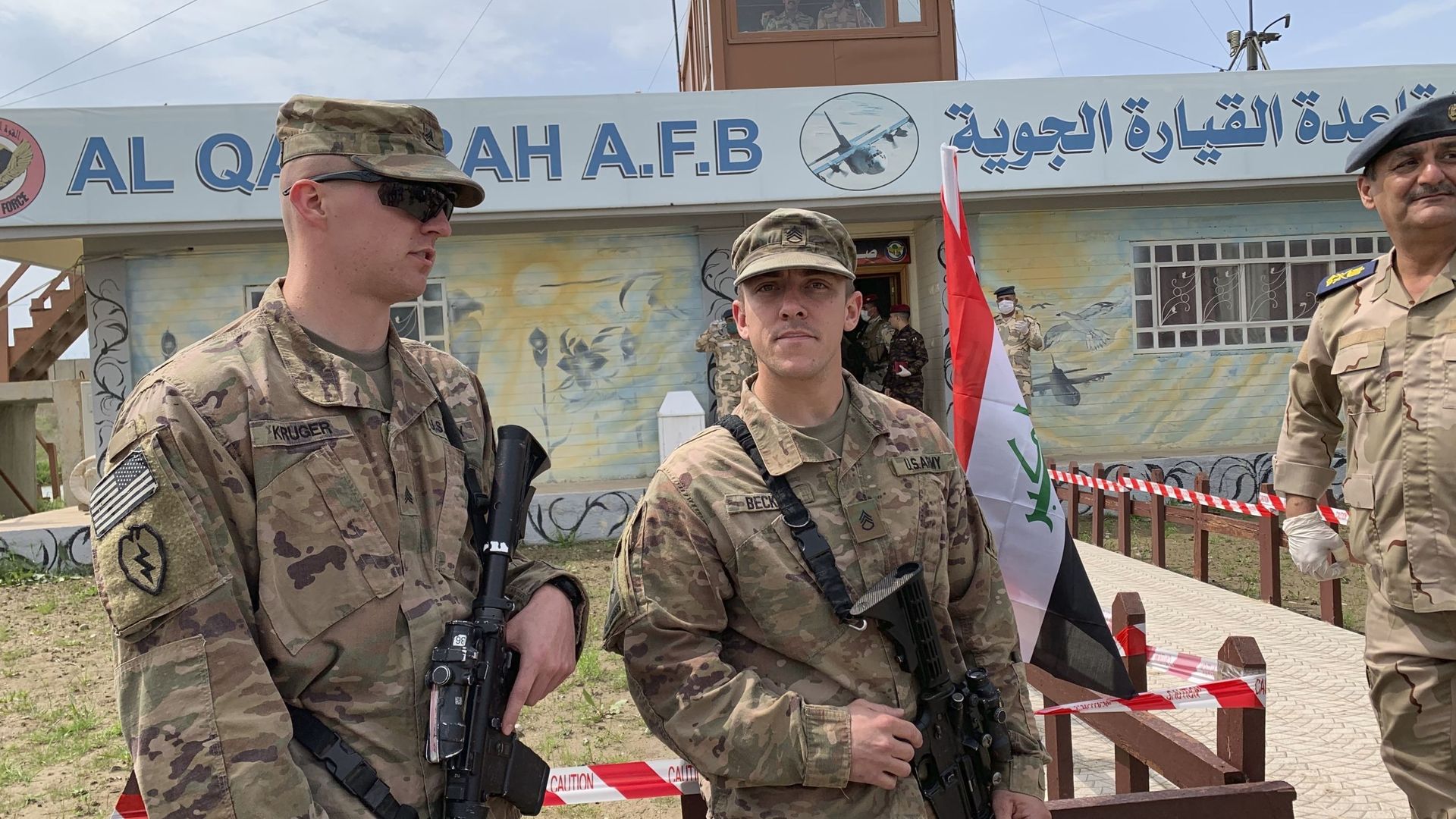 In this March 27, 2020 file photo, U.S. soldiers stand guard during the hand over ceremony of Qayyarah Airfield, Iraqi Security Forces, in the south of Mosul, Iraq. - Sputnik International, 1920, 02.02.2021