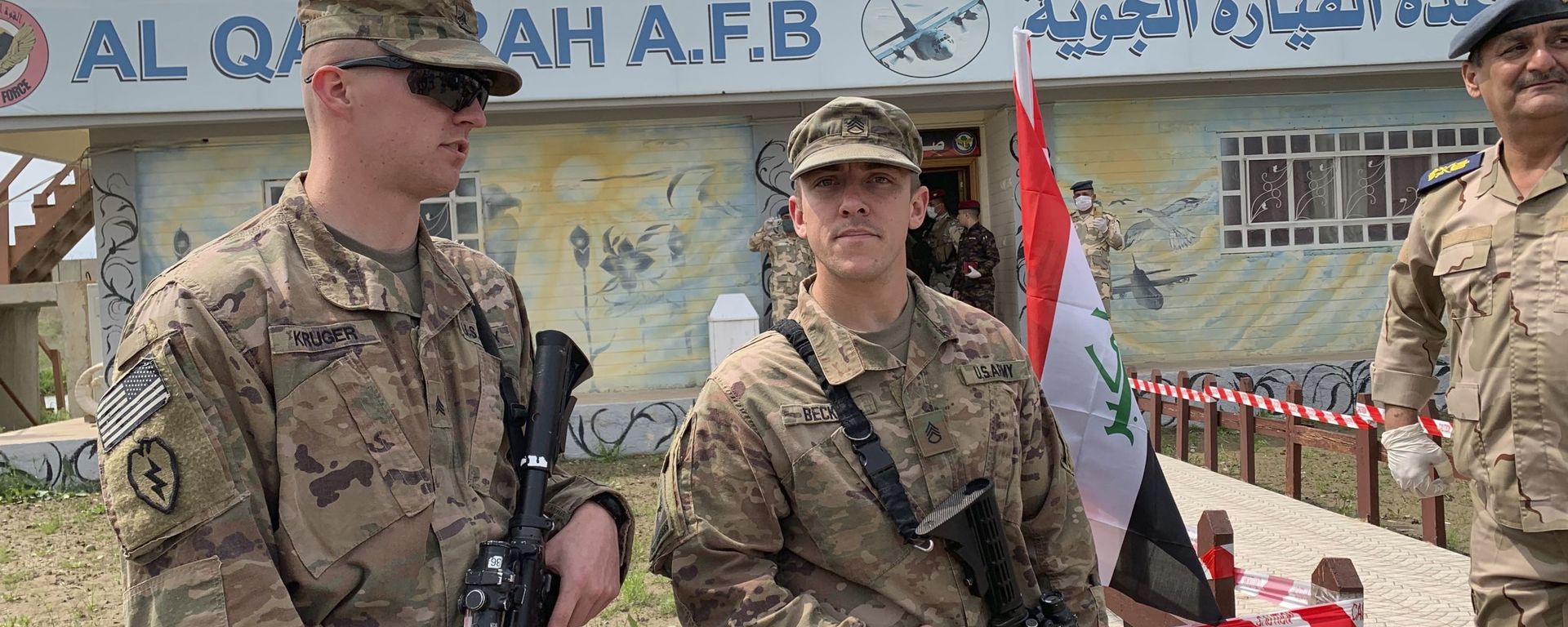 In this March 27, 2020 file photo, U.S. soldiers stand guard during the hand over ceremony of Qayyarah Airfield, Iraqi Security Forces, in the south of Mosul, Iraq. - Sputnik International, 1920, 19.07.2021