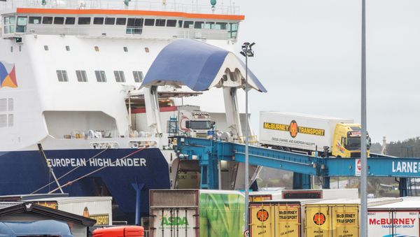 A P&0 ferry arrives at the Port of Larne in County Antrim, Northern Ireland on February 2, 2021. - The British government condemned threats to port workers implementing post-Brexit trade checks in Northern Ireland and called for clear heads to ease tensions.  - Sputnik International