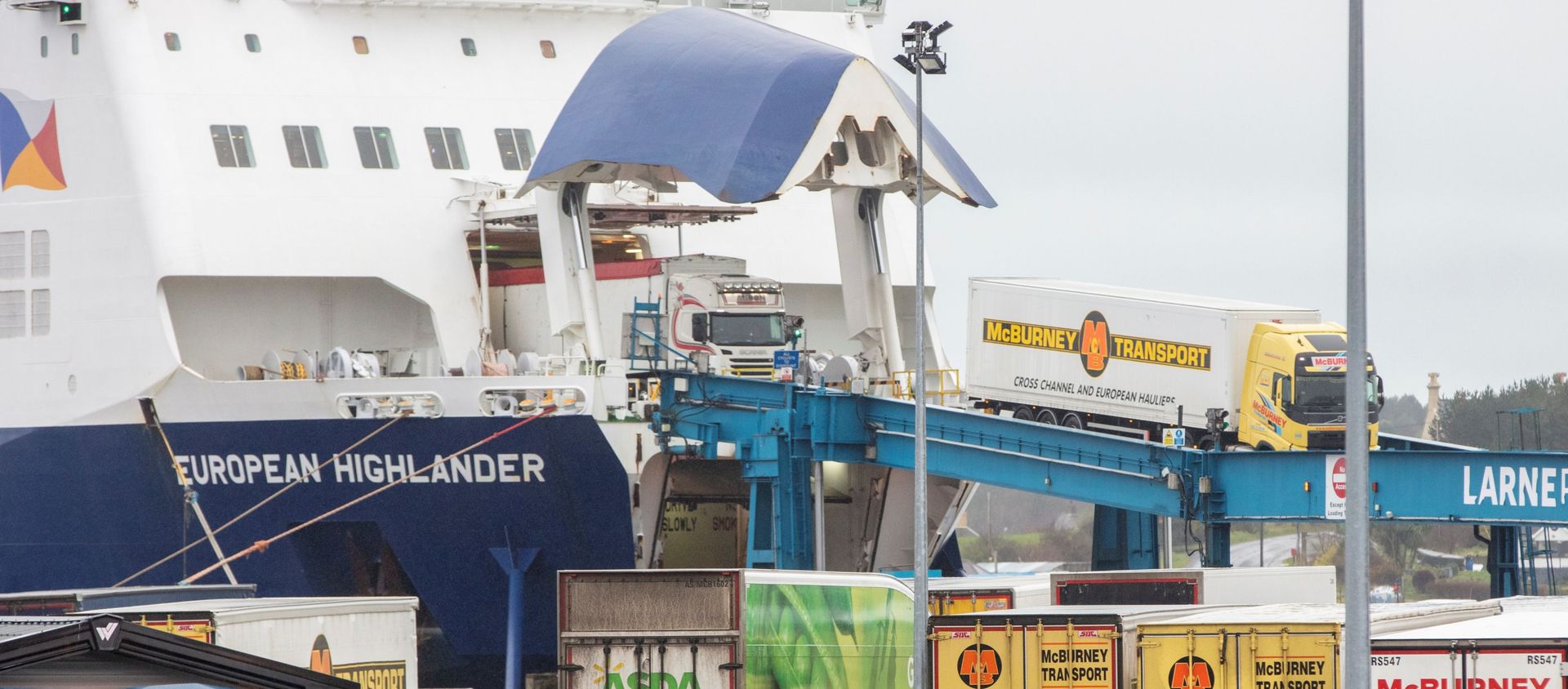 A P&0 ferry arrives at the Port of Larne in County Antrim, Northern Ireland on February 2, 2021. - The British government condemned threats to port workers implementing post-Brexit trade checks in Northern Ireland and called for clear heads to ease tensions. A P&0 ferry arrives at the Port of Larne in County Antrim, Northern Ireland on February 2, 2021. - The British government condemned threats to port workers implementing post-Brexit trade checks in Northern Ireland and called for clear heads to ease tensions. - Sputnik International, 1920, 03.02.2021