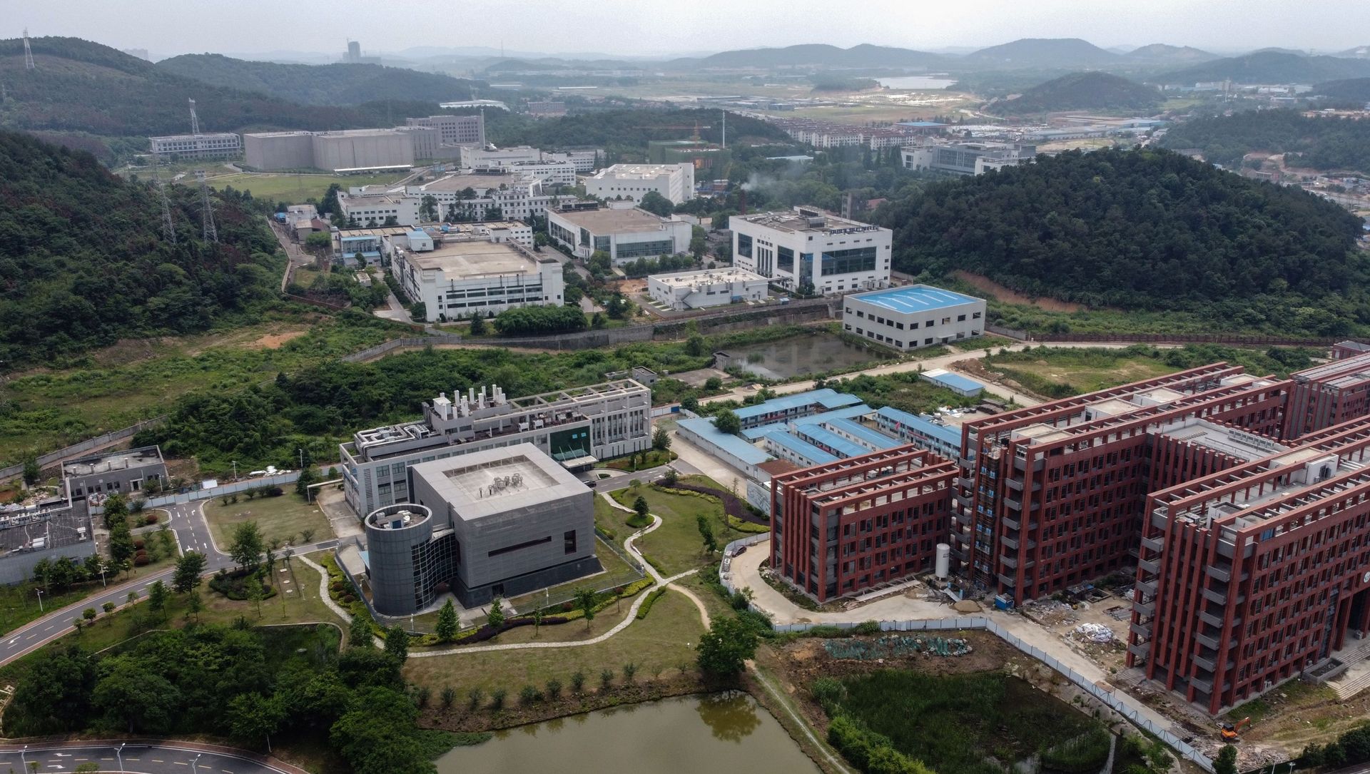 This aerial view shows the P4 laboratory (centre L) on the campus of the Wuhan Institute of Virology in Wuhan in China's central Hubei province on May 27, 2020. This aerial view shows the P4 laboratory (centre L) on the campus of the Wuhan Institute of Virology in Wuhan in China's central Hubei province on May 27, 2020. - Sputnik International, 1920, 13.02.2021