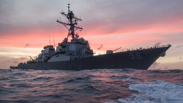 In this Jan. 22, 2017, photo provided by U.S. Navy, the USS John S. McCain conducts a patrol in the South China Sea while supporting security efforts in the region. - Sputnik International