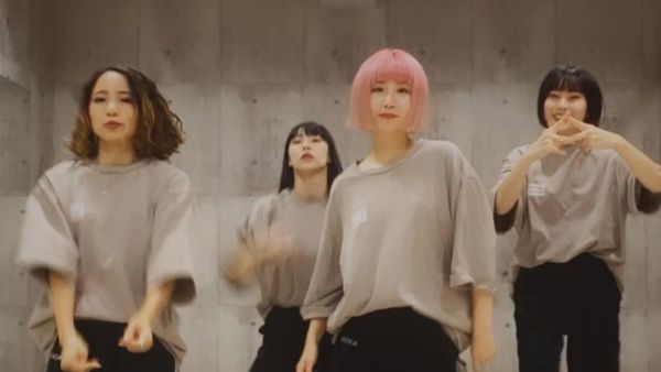 Raising the entertainment quotient a notch higher, the Asianz Dance group from Japan is grabbing the limelight by grooving to popular Hindi and Punjabi Bollywood songs and winning millions of hearts across the globe - Sputnik International