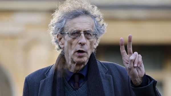 Piers Corbyn, brother of Jeremy Corbyn, the former leader of Britain's opposition Labour party, arrives at Westminster Magistrates court in central London on November 27, 2020. - Piers is accused of attending anti-lockdown and anti vaccine protests at Hyde Park during the first coronavirus COVID-19 lockdown period. (Photo by Tolga Akmen / AFP) - Sputnik International