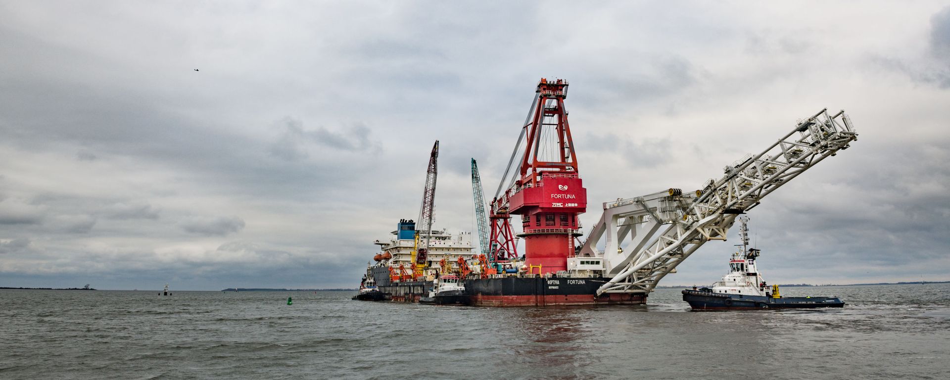 Pipe-laying vessel Fortuna leaves the port of Wismar - Sputnik International, 1920, 18.03.2021