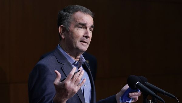 Virginia Gov. Ralph Northam gestures during a COVID-19 briefing at the Capitol in Richmond, Va, Wednesday Nov 18, 2020. - Sputnik International
