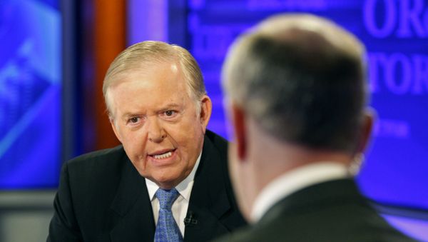 In this Monday, Nov. 16, 2009 file photo, Lou Dobbs,  left, speaks with Bill O'Reilly during taping a segment for Fox News channel's The O'Reilly Factor, in New York. - Sputnik International