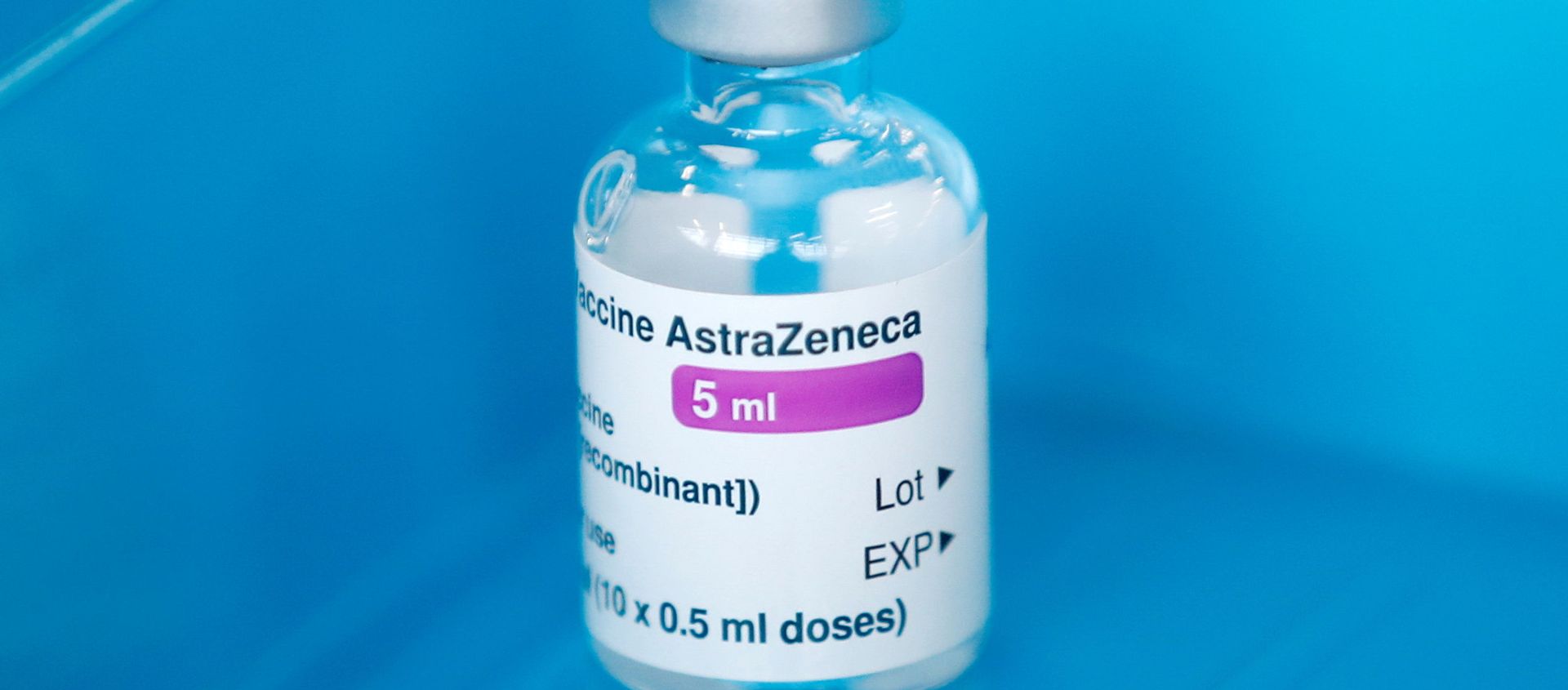 A vail of the Oxford-AstraZeneca COVID-19 vaccine is seen at Basingstoke Fire Station, in Basingstoke, Britain February 4, 2021. A vail of the Oxford-AstraZeneca COVID-19 vaccine is seen at Basingstoke Fire Station, in Basingstoke, Britain February 4, 2021. - Sputnik International, 1920, 07.02.2021