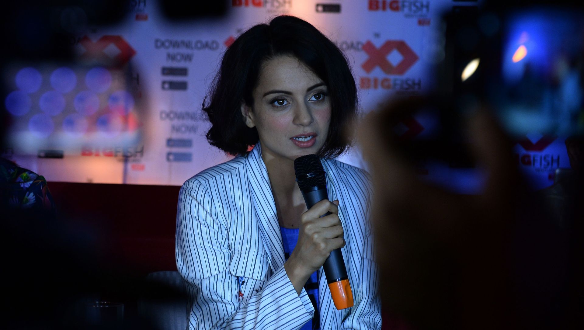 Indian Bollywood actress Kangana Ranaut speaks with the media during a promotional event in New Delhi on February 1, 2016 Indian Bollywood actress Kangana Ranaut speaks with the media during a promotional event in New Delhi on February 1, 2016 - Sputnik International, 1920, 07.02.2021