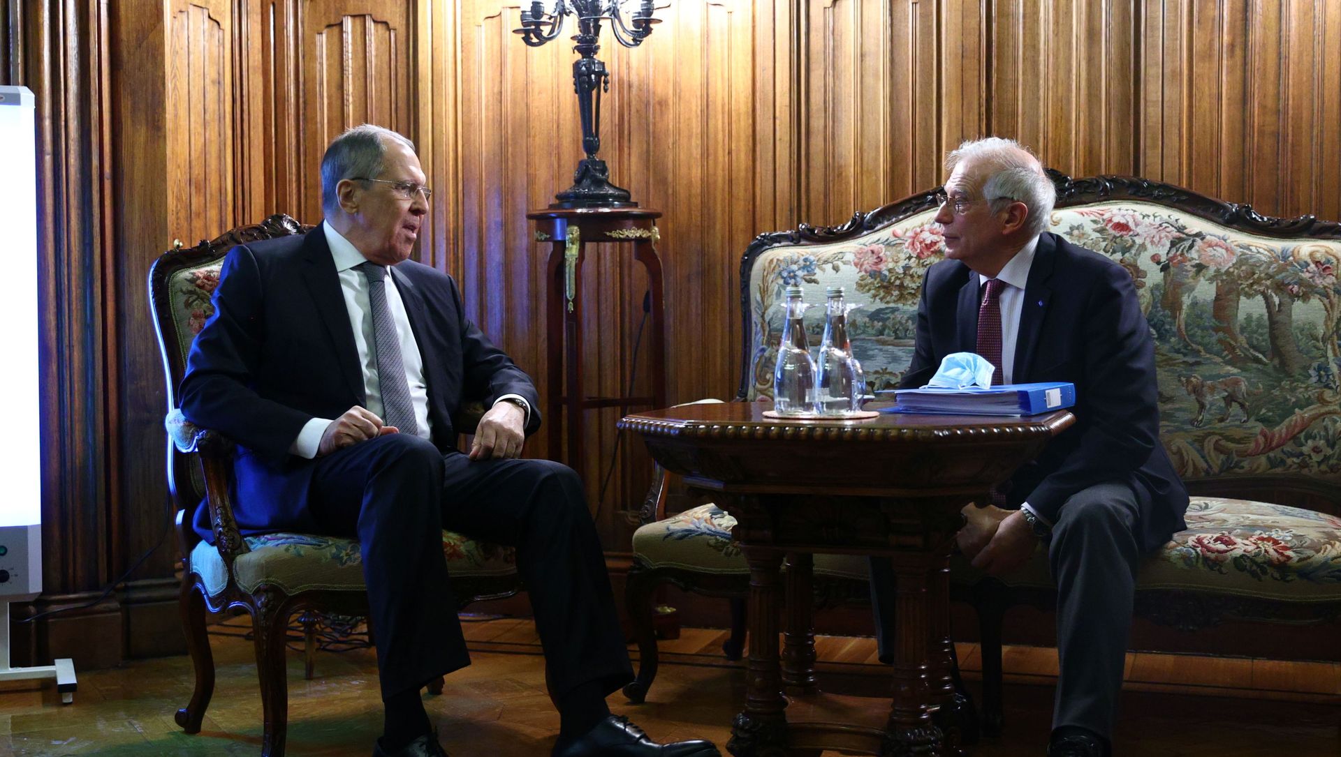 Russia's Foreign Minister Sergei Lavrov attends a meeting with European Union's foreign policy chief Josep Borrell in Moscow, Russia February 5, 2021. Russia's Foreign Minister Sergei Lavrov attends a meeting with European Union's foreign policy chief Josep Borrell in Moscow, Russia February 5, 2021. - Sputnik International, 1920, 07.02.2021