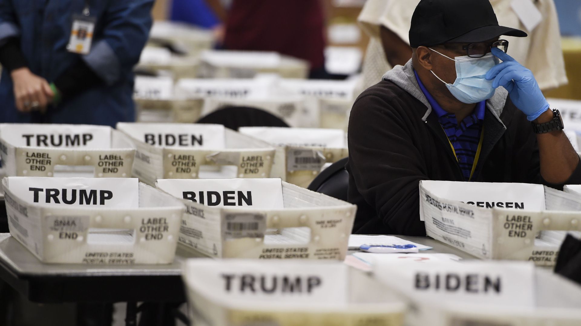 Cobb County Election official sort ballots during an audit, Friday, Nov. 13, 2020, in Marietta, Ga. Cobb County Election official sort ballots during an audit, Friday, Nov. 13, 2020, in Marietta, Ga. - Sputnik International, 1920, 17.03.2021