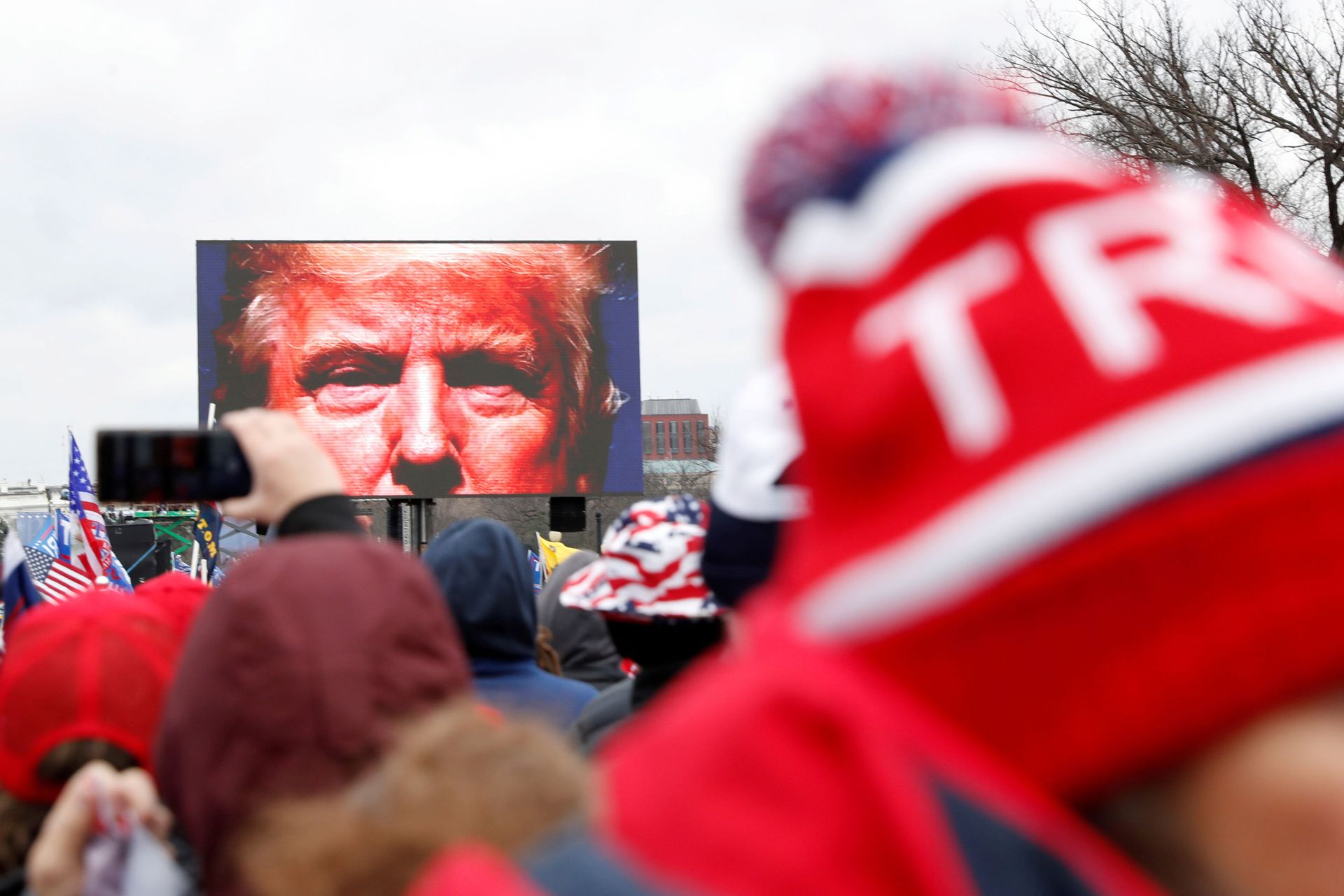 Over Half of US Citizens Want to See Trump Out of Politics, Survey Shows - Sputnik International, 1920, 13.02.2021