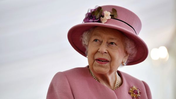 Britain's Queen Elizabeth II visits the Defence Science and Technology Laboratory (DSTL) at Porton Down, England, Thursday Oct. 15, 2020, to view the Energetics Enclosure and display of weaponry and tactics used in counter intelligence - Sputnik International