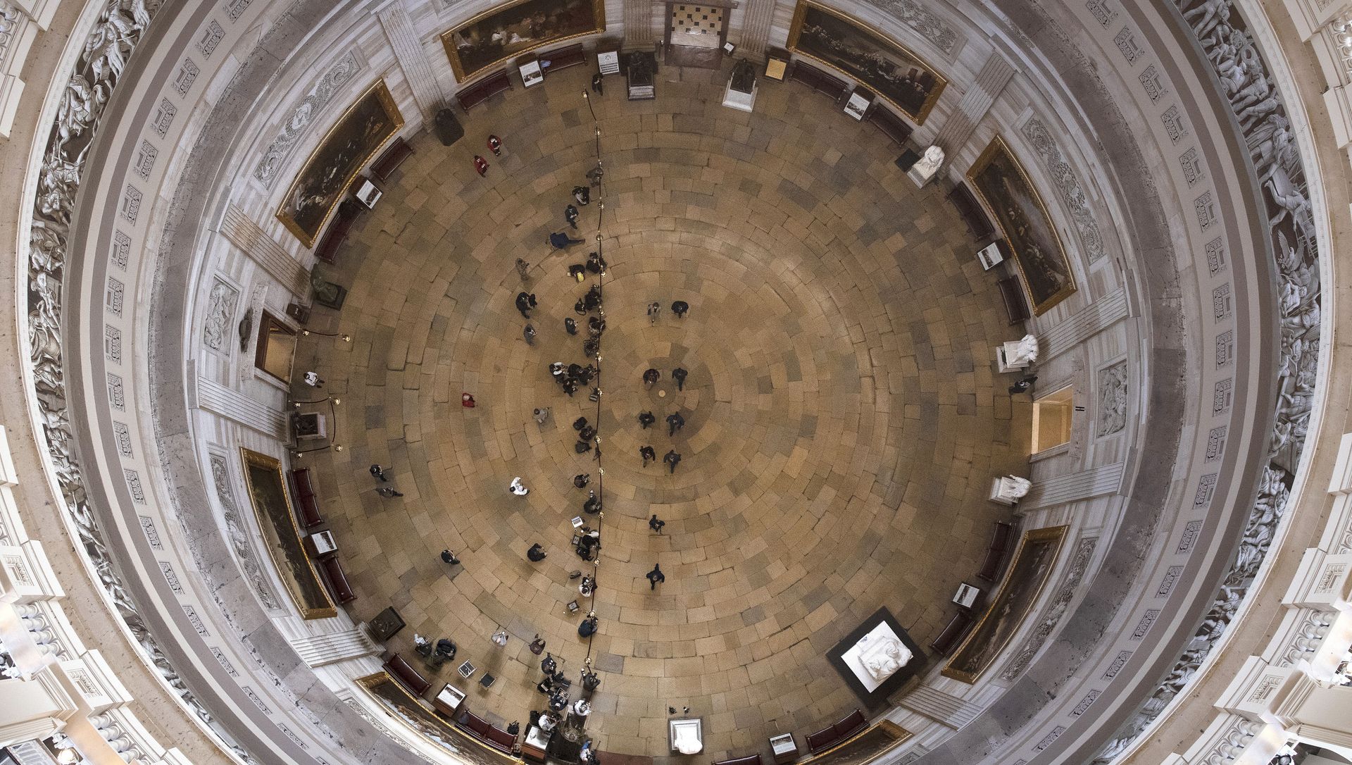 Acting Sergeant at Arms Timothy Blodgett, bottom right, leads Rep. Jamie Raskin, D-Md., the lead Democratic House impeachment manager, and other impeachment managers through the Rotunda to the Senate for the second impeachment trial of former President Donald Trump, Tuesday, Feb. 9, 2021, in Washington Acting Sergeant at Arms Timothy Blodgett, bottom right, leads Rep. Jamie Raskin, D-Md., the lead Democratic House impeachment manager, and other impeachment managers through the Rotunda to the Senate for the second impeachment trial of former President Donald Trump, Tuesday, Feb. 9, 2021, in Washington - Sputnik International, 1920, 10.02.2021