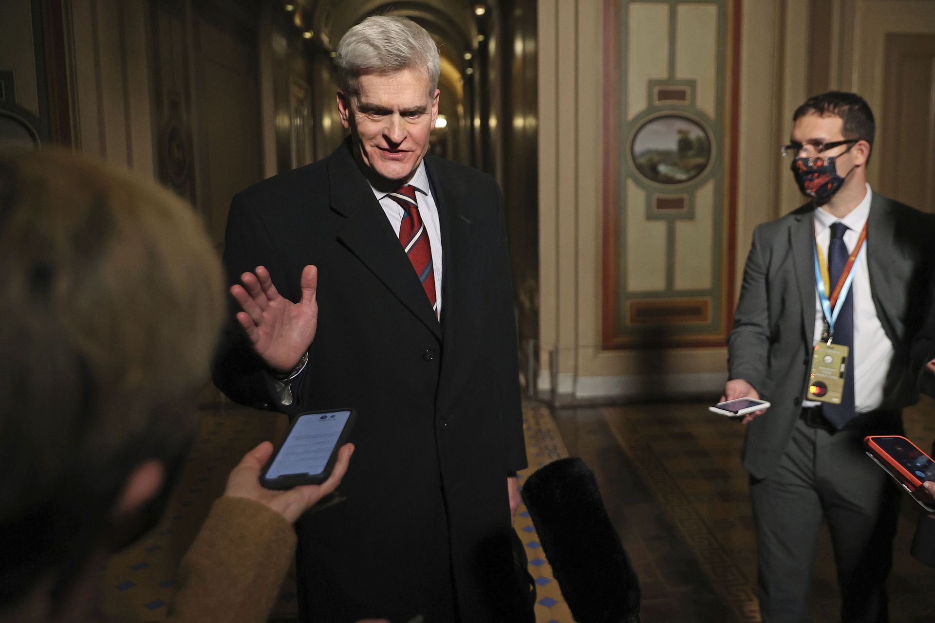 Cassidy's Vote, Graphic Video & Defence Mumbling: Key Takeaways From Trump Impeachment Trial Day One Cassidy's Vote, Graphic Video & Defence Mumbling: Key Takeaways From Trump Impeachment Trial Day One - Sputnik International, 1920, 10.02.2021