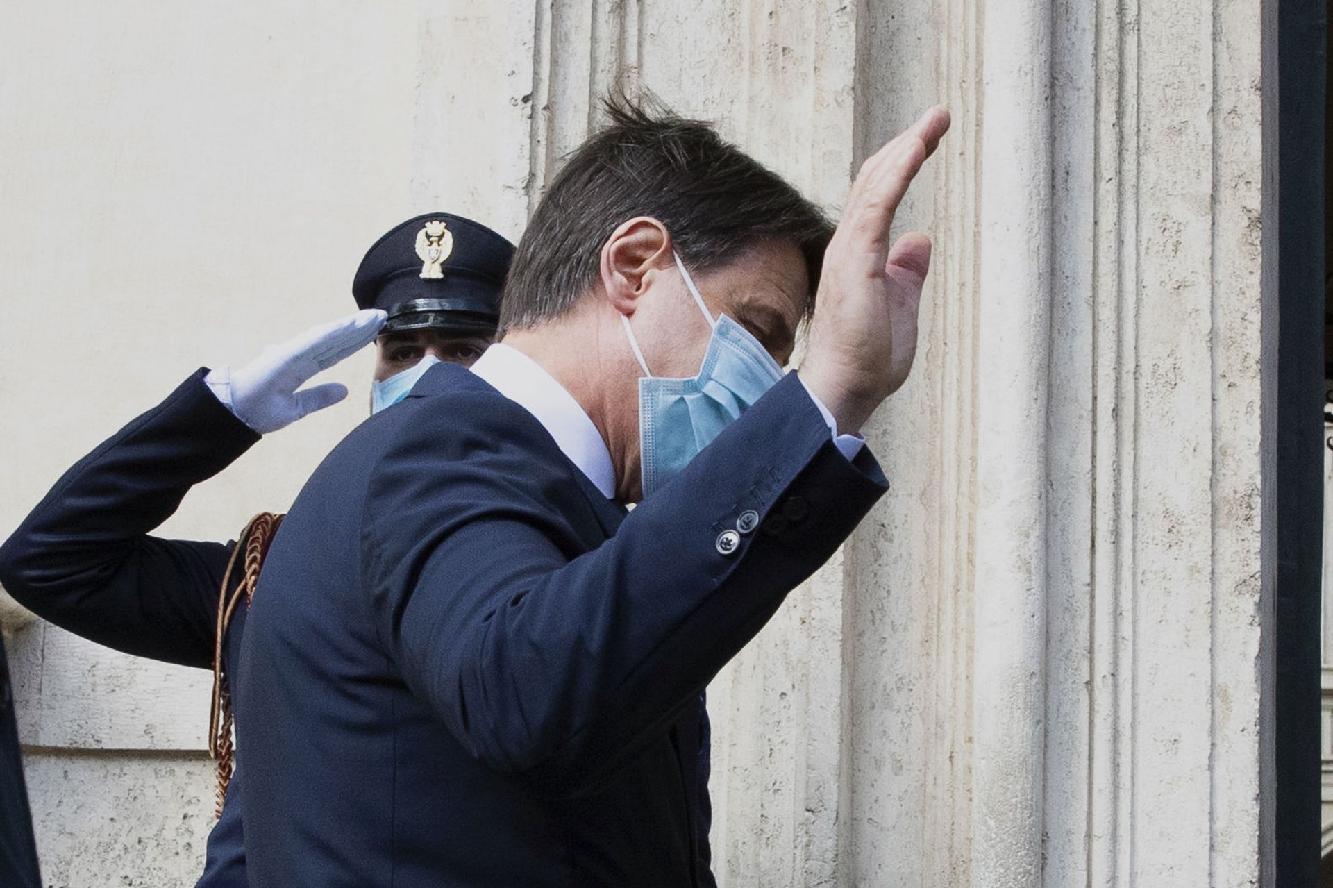 'What a Clown': Italexit and Frexit Leaders Slam 'Eurosceptic' Salvini For Backing Draghi 'What a Clown': Italexit and Frexit Leaders Slam 'Eurosceptic' Salvini For Backing Draghi - Sputnik International, 1920, 10.02.2021