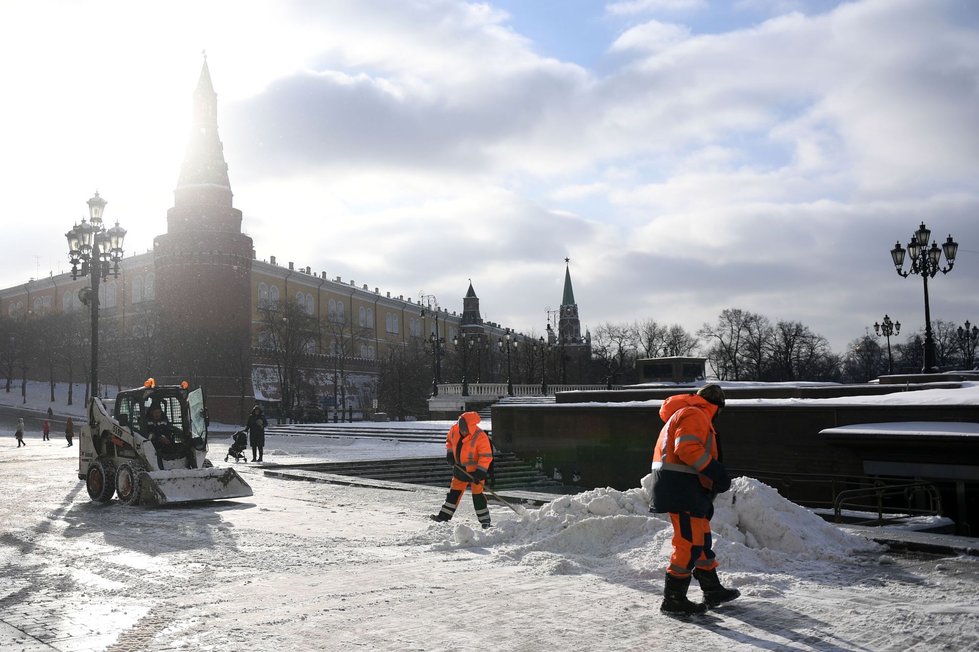 Moscow Braces for Snow-pocalypse, 36 Straight Hours of Snowfall Moscow Braces for Snow-pocalypse, 36 Straight Hours of Snowfall - Sputnik International, 1920, 10.02.2021