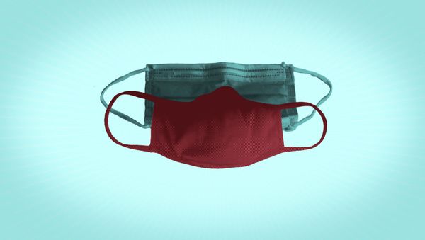 Will wearing two masks better protect me from the virus? - Sputnik International