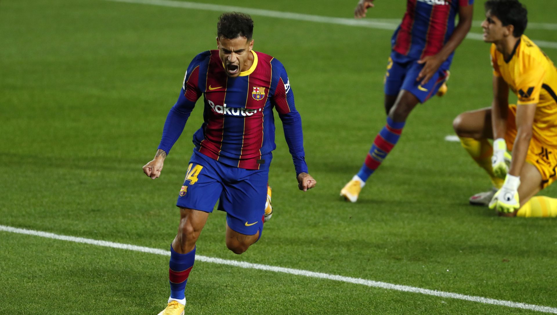 Barcelona's Philippe Coutinho celebrates scoring the opening goal during the Spanish La Liga soccer match Barcelona's Philippe Coutinho celebrates scoring the opening goal during the Spanish La Liga soccer match - Sputnik International, 1920, 11.02.2021